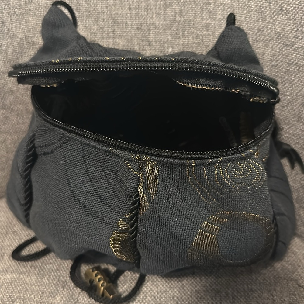 Erda Black & Gold Crossbody Purse